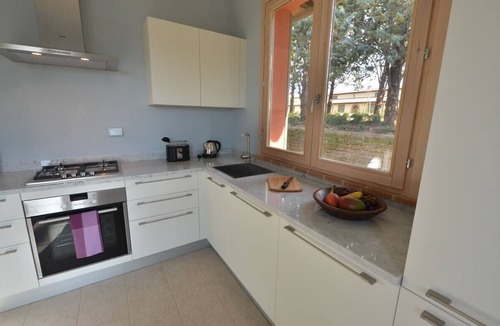 Trequanda Villa | Apartment In A Hotel "Villa Cielo" with Shared Pool, Private Terrace & Wi-Fi