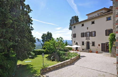 Capolona Apartment | Apartment in Capolona with 2 bedrooms sleeps 4