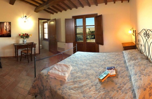 Orciatico House | Apartment in Farmhouse in Lajatico with 3 bedrooms and 3 bathrooms