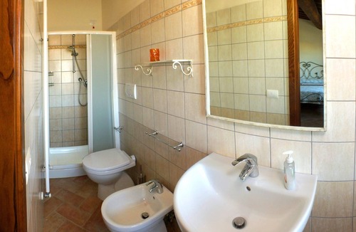 Orciatico House | Apartment in Farmhouse in Lajatico with 3 bedrooms and 3 bathrooms