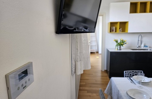Novoli - San Donato Apartment | Apartment in historic villa 10 minutes from the historic center