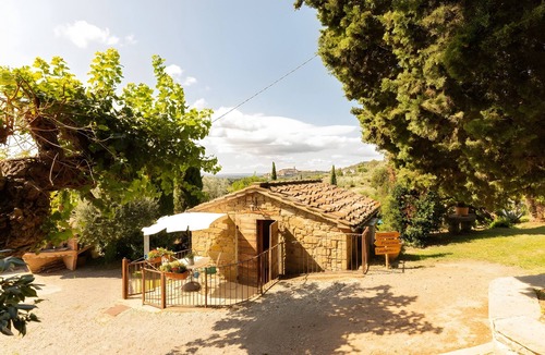 Castiglion Fiorentino Apartment | Apartment 'Capannina - Borgo Dolci Colline Resort' with Pool, Terrace & Shared Garden