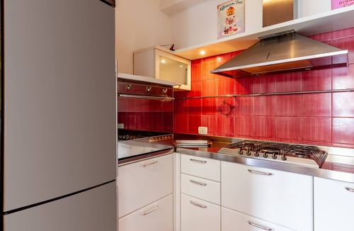 Viareggio Apartment | Apartment 'La Dimora Di Viareggio' with Balcony, Wi-Fi and Air Conditioning