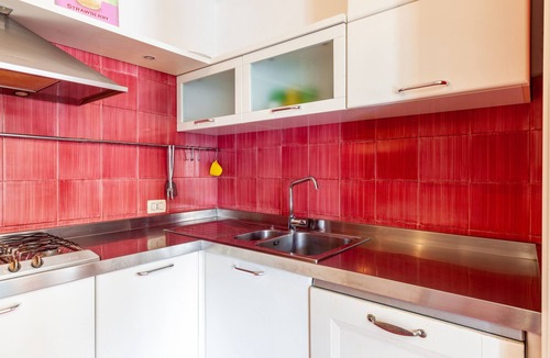 Viareggio Apartment | Apartment 'La Dimora Di Viareggio' with Balcony, Wi-Fi and Air Conditioning