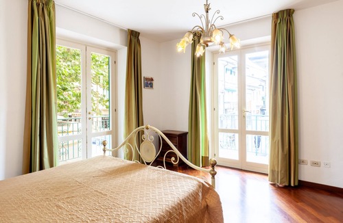 Viareggio Apartment | Apartment 'La Dimora Di Viareggio' with Balcony, Wi-Fi and Air Conditioning