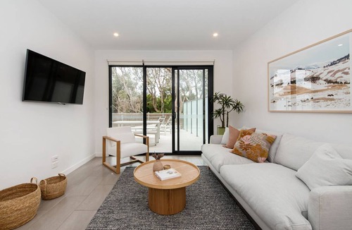 Rosebud Apartment | Apartment Living on the Beach