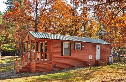 Marquette County Resort | Arrowhead Camping Resort Deluxe Cabin 4