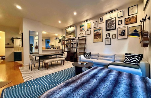 Pacific Heights Apartment | Artists' Studio Loft