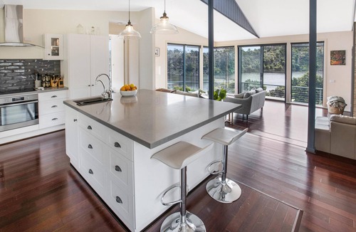 Lakes Entrance House | Arukah House: Waterfront property with magnificent views from every room!