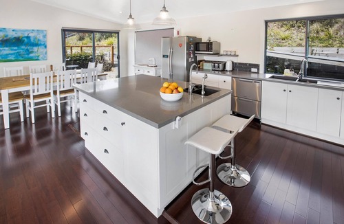 Lakes Entrance House | Arukah House: Waterfront property with magnificent views from every room!