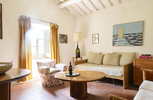 Bucine House | Authentic farmstay for family & friends with Pool, among Vineyards & Olive trees