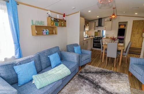 Tiddington Cottage | AV18, pet friendly, with a garden in Tiddington