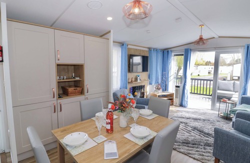 Tiddington Cottage | AV18, pet friendly, with a garden in Tiddington