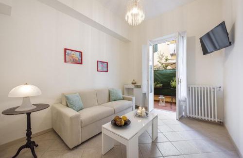 Porta al Prato Apartment | B&B Apartment Redi Near Tram Center Airport No Ztl