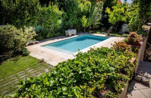 Cisano sul Neva Bed & Breakfast | B&B Casa Rosso - Le Cantine