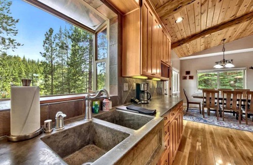 Tahoe Paradise Cabin | Back Yard Trails, Forest Land, Hot Tub, Game Room