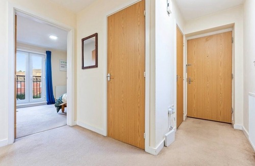 Birmingham Apartment | Balmoral Court -Sleeps 6 -Free Parking with Workspace & High-Speed WiFi