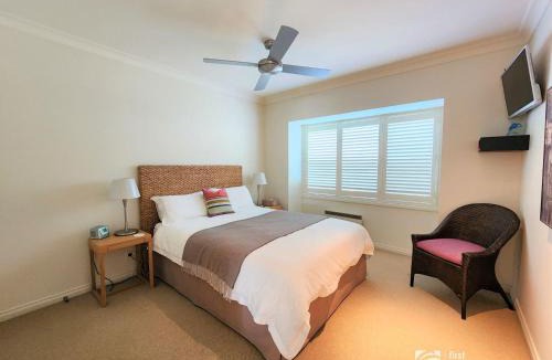 Metung Apartment | Bay Suite - Waterfront Apartment in Metung