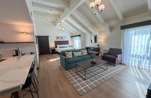 Bay City Hotel | Bay Valley Resort, a Wyndham Hotel