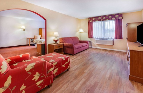 Perrysburg Hotel | Baymont by Wyndham Perrysburg/Toledo