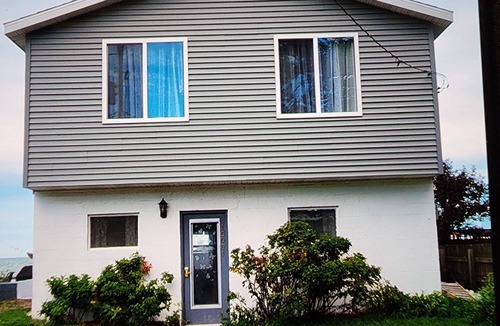 Oak Harbor House | Beach house close to Toledo, Cedar Point, and Put In Bay.