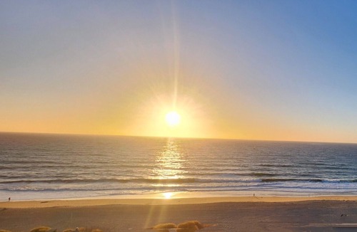 South Redondo Apartment | Beachfront Beauty Cove
