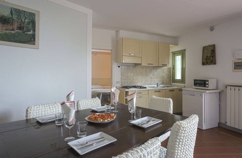 Pieve a Nievole Apartment | Beautiful apartment for 6 guests with pool, WIFI, hot tub, TV, patio and pets allowed