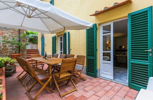 Monsummano Terme Villa | Beautiful apartment in villa for 6 guests with private pool, WIFI, TV, patio and pets allowed