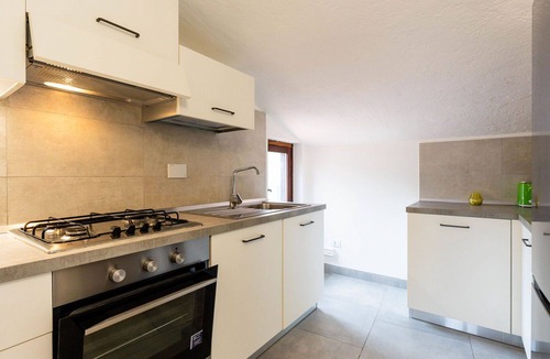 Diano Castello Apartment | Beautiful apartment for 6 people with WIFI, pool, TV, terrace and pets allowed