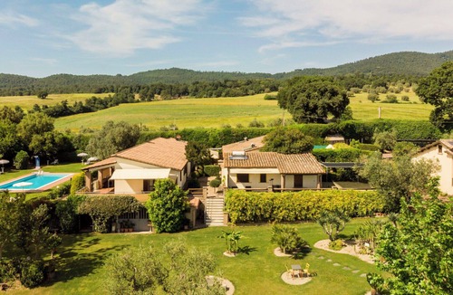 Bolsena Villa | Beautiful apartment in villa for 5 guests with WIFI, pool, TV, terrace and pets allowed