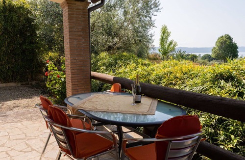 Bolsena Villa | Beautiful apartment in villa for 4 people with pool, WIFI, TV, terrace and pets allowed