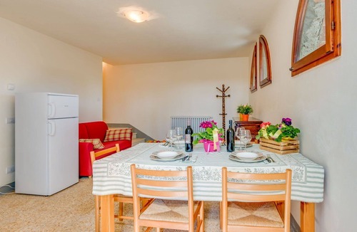 Lamporecchio Villa | Beautiful apartment in villa for 18 guests with WIFI, private pool, TV, balcony and pets allowed