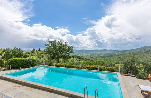 Bucine Villa | Beautiful apartment in villa with pool, A/C, WIFI, TV, terrace, pets allowed and panoramic view
