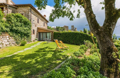 Bucine Villa | Beautiful apartment in villa with pool, A/C, WIFI, TV, terrace, pets allowed and panoramic view