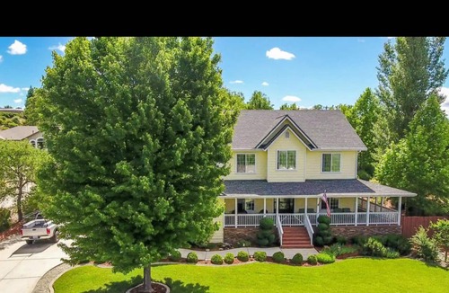 Columbia House | Beautiful Bethel Retreat LUXURY home ~ Very close Bethel only one mile away❤️