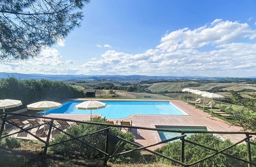 Montalcino Villa | Beautiful apartment in villa for 4 people with pool, WIFI, patio, pets allowed and panoramic view