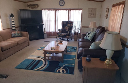 Oak Harbor House | Beautiful Mobile home! Just minutes from Lake Erie , Put in Bay & Kelly's Island