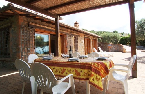 Monte Argentario Villa | Beautiful private villa for 6 guests with WIFI, A/C, TV, patio, pets allowed and panoramic view