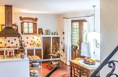 Carmignano Villa | Beautiful private villa for 10 people with private pool, WIFI, TV, patio and pets allowed