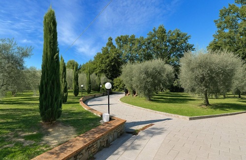 Lamporecchio Villa | Beautiful private villa with private pool, WIFI, hot tub, TV, terrace and panoramic view