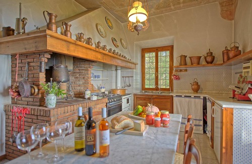 Montecatini Val di Cecina Villa | Beautiful private villa for 20 people with private pool, WIFI, TV, pets allowed and panoramic view