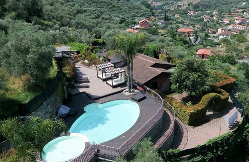 Costa dʼOneglia Villa | Beautiful private villa for 8 people with private pool, A/C, WIFI, TV, terrace and panoramic view