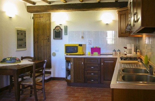 Pieve di Chio Villa | Beautiful private villa for 16 people with private pool, WIFI, TV and pets allowed