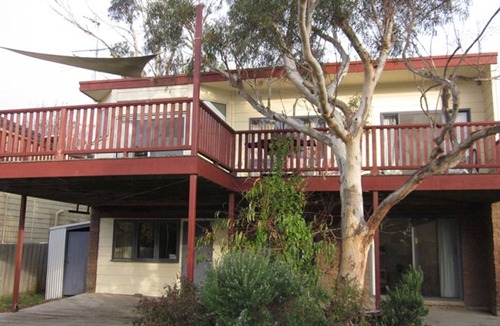 Cowes House | Beautiful spacious pet friendly home next to the ocean