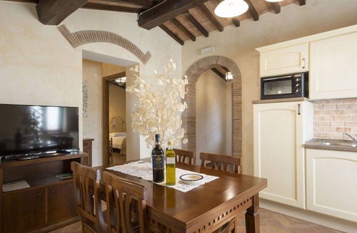Lamporecchio Villa | Beautiful villa for 4 guests with A/C, pool, WIFI, TV and panoramic view