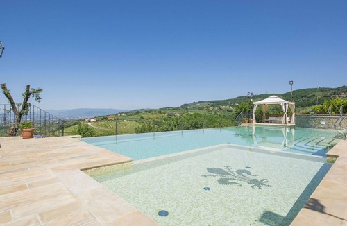 Lamporecchio Villa | Beautiful villa for 4 guests with A/C, pool, WIFI, TV and panoramic view