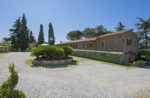 Lamporecchio Villa | Beautiful villa for 4 guests with A/C, pool, WIFI, TV and panoramic view