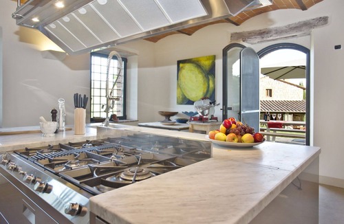 Gaiole in Chianti Villa | Beautiful villa for 16 people with private pool, A/C, WIFI, TV, patio and panoramic view