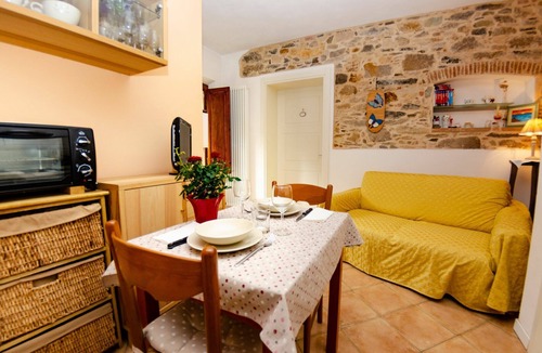 Capannori House | Beautiful villa for 2 guests with WIFI, private pool, TV and pets allowed, close to Lucca