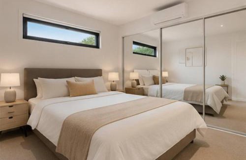 St. Kilda East Apartment | Beautifully Styled Apartment in St Kilda East